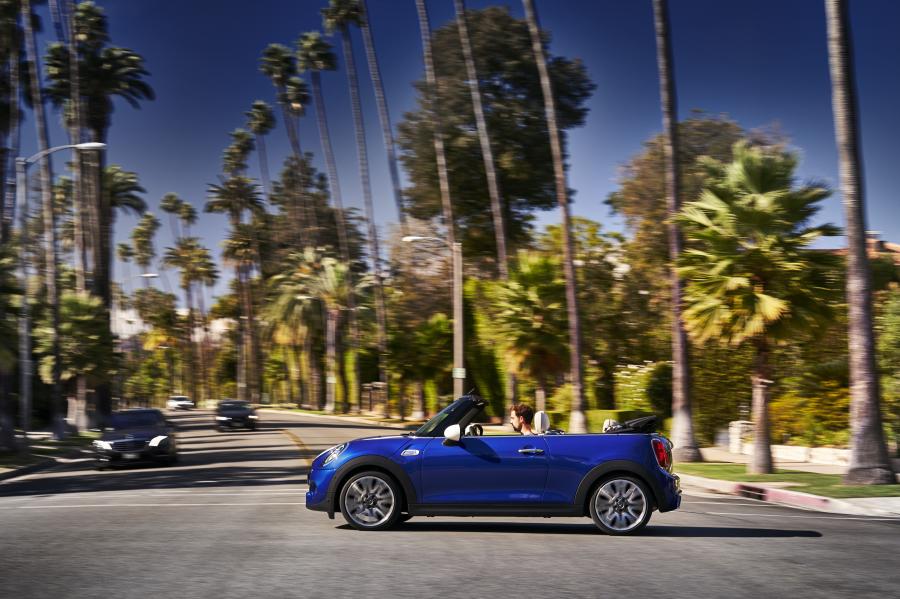  Mini Cooper S Cabrio (F57) 2018 года  (WW) (фото 29 из 222)